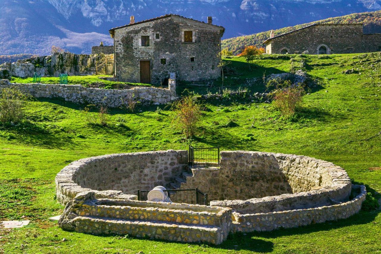 Complesso Turistico Aurora - Appartamenti Poggio Picenze Eksteriør billede