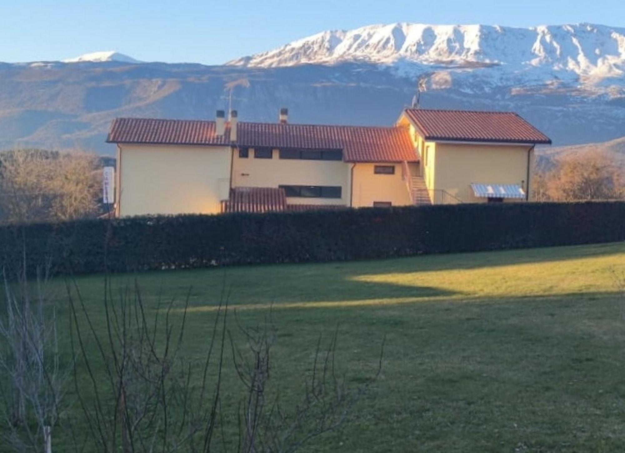 Complesso Turistico Aurora - Appartamenti Poggio Picenze Eksteriør billede